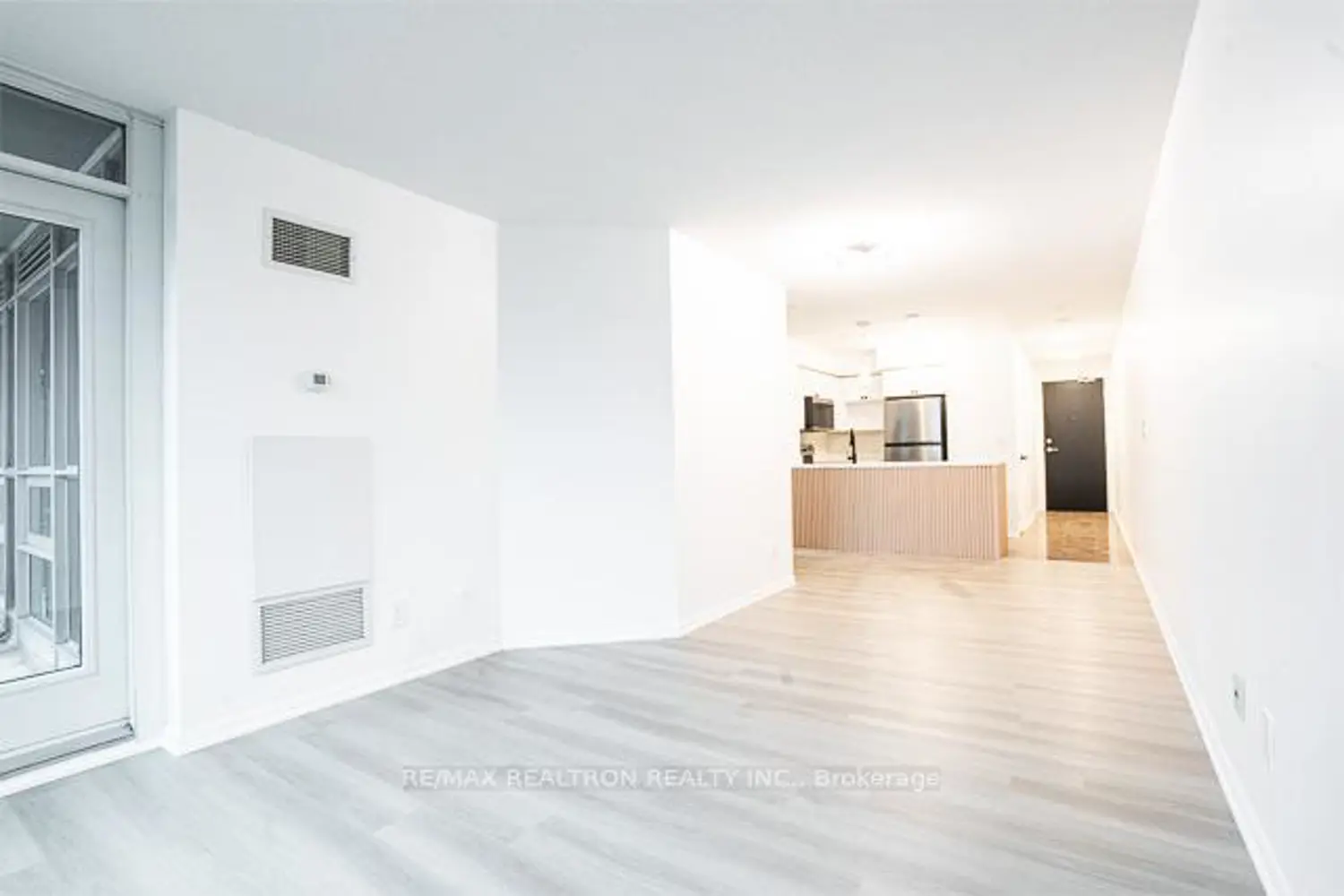 Additional image 8 of 18 Yonge Street 808