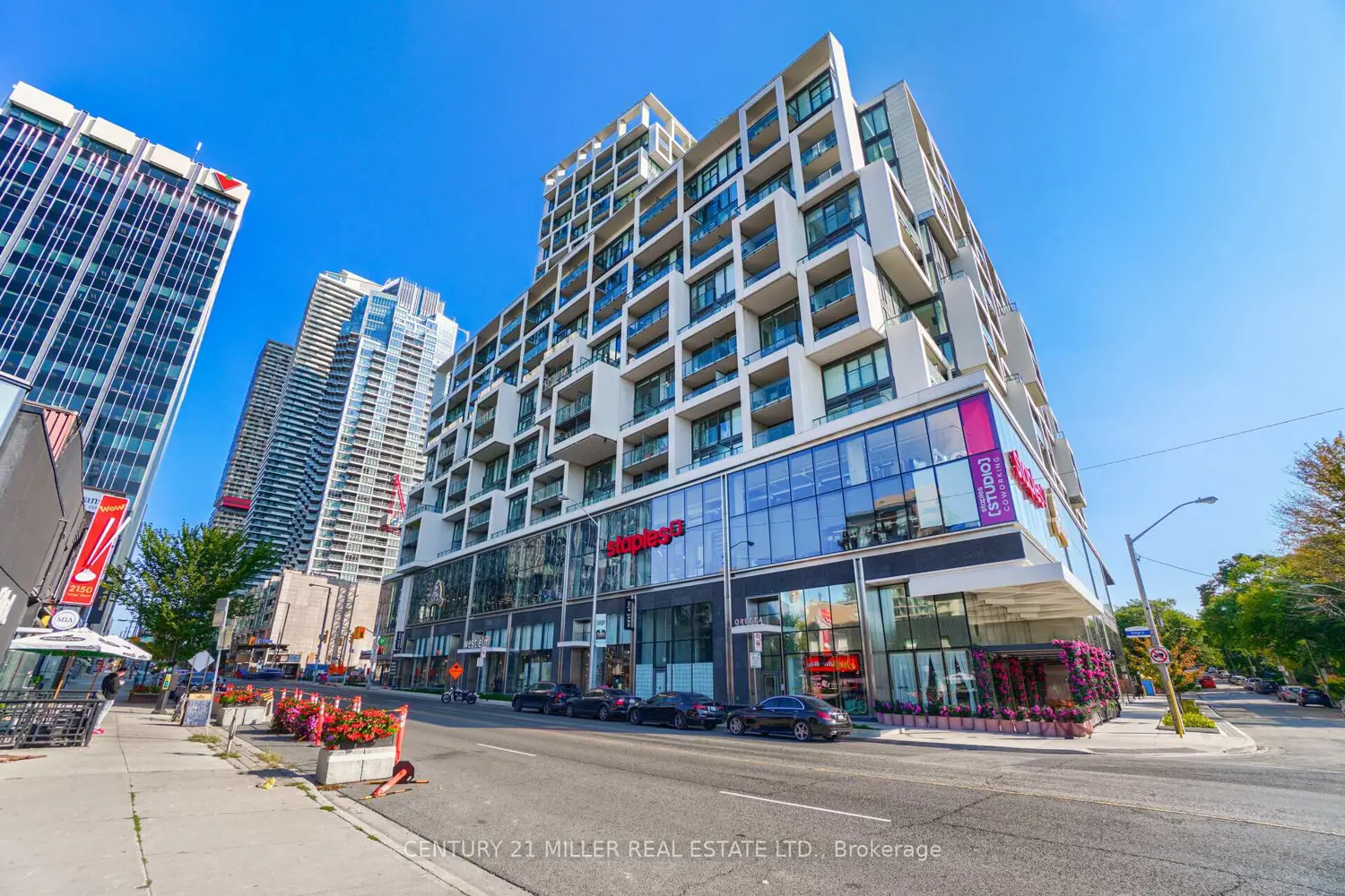8 Hillsdale Avenue 1120