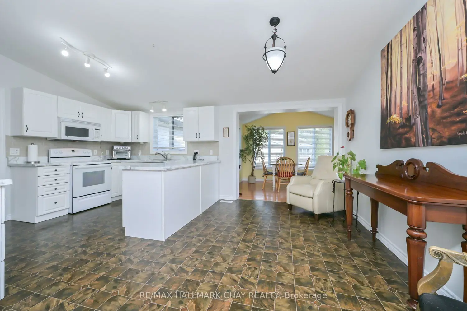 Additional image 9 of 38 Kentucky Avenue