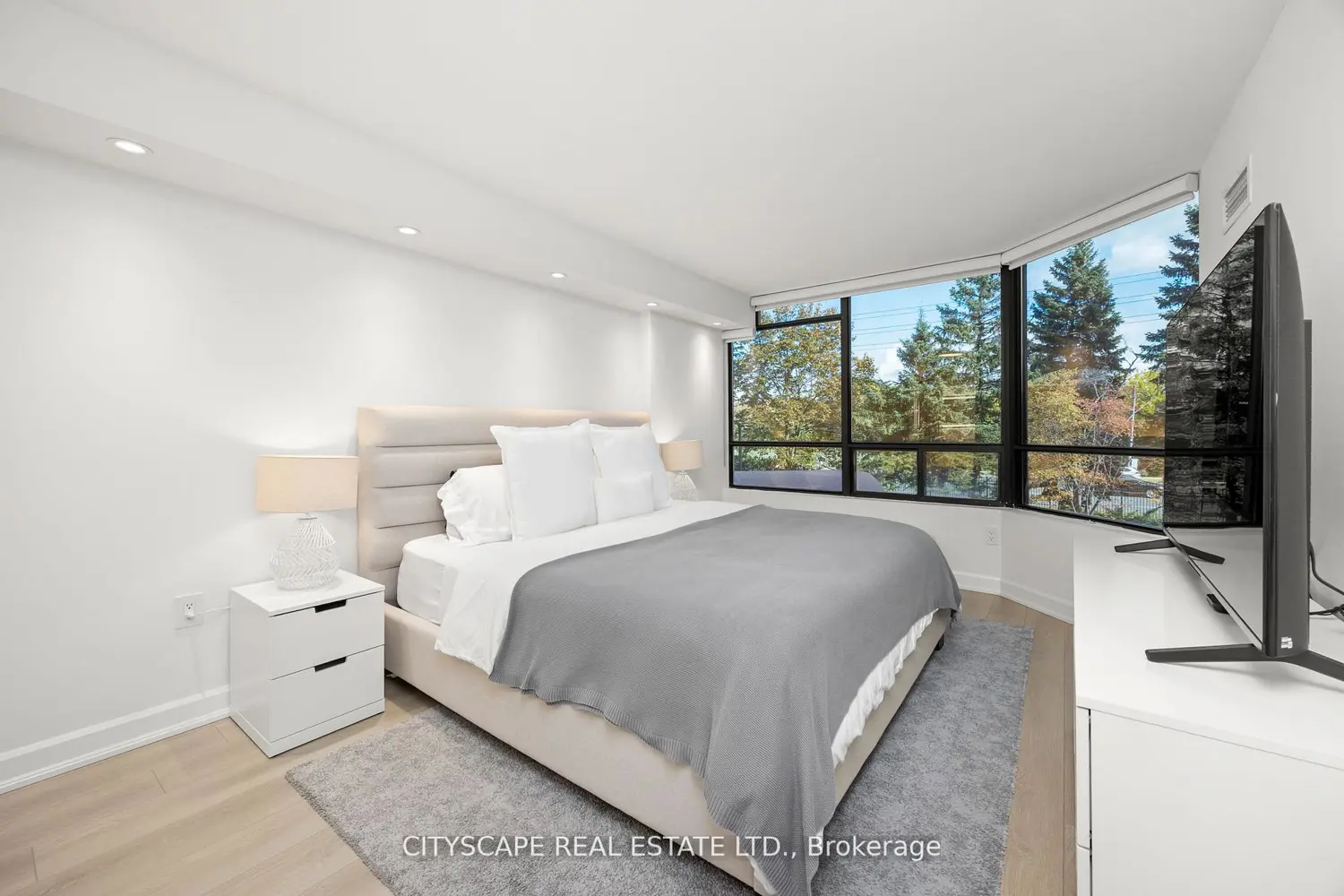 Additional image 12 of 7460 Bathurst Street 209