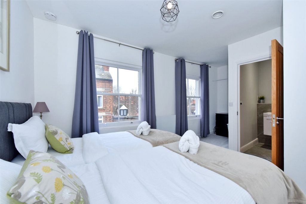 Additional image 5 of 2 bed flat to rentTuns Lane, Henley-On-Thames, Oxfordshire RG9