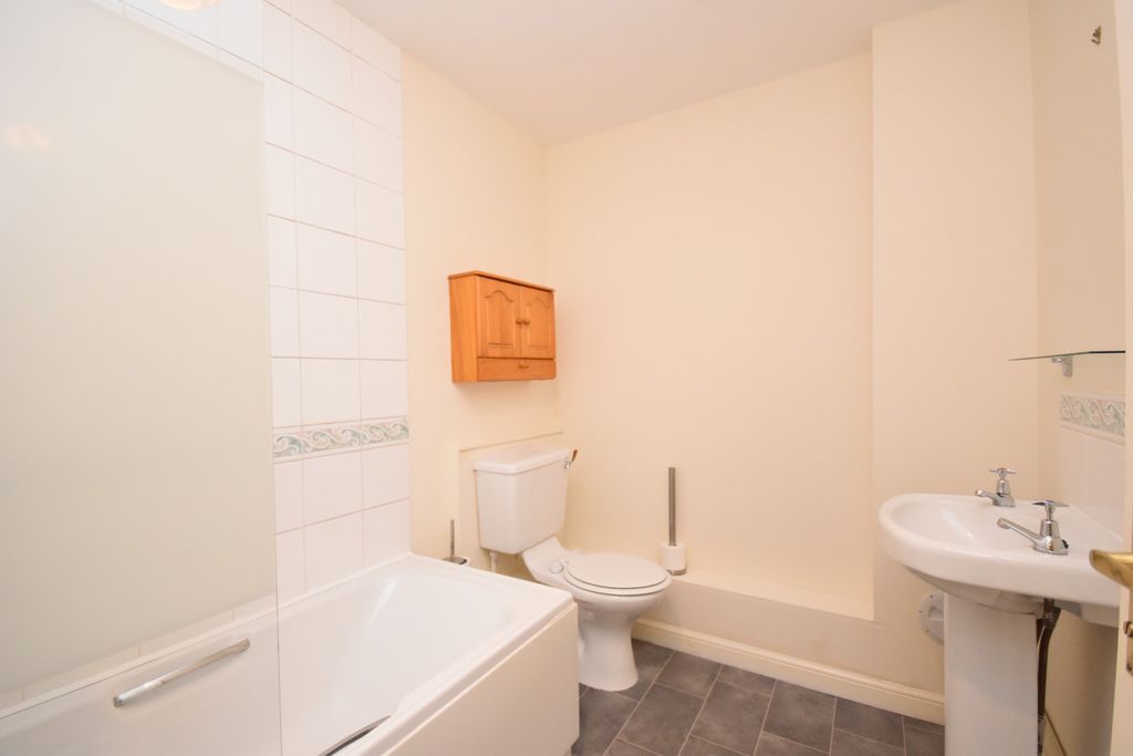 Additional image 5 of 2 bed flat to rentKings Court, Perth, Perthshire PH2
