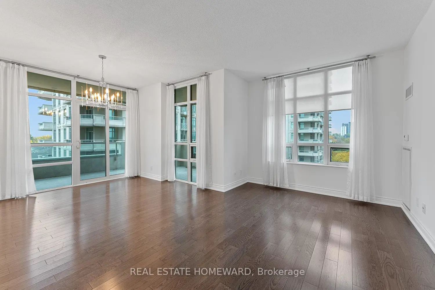 Additional image 4 of 10 Bloorview Place 714
