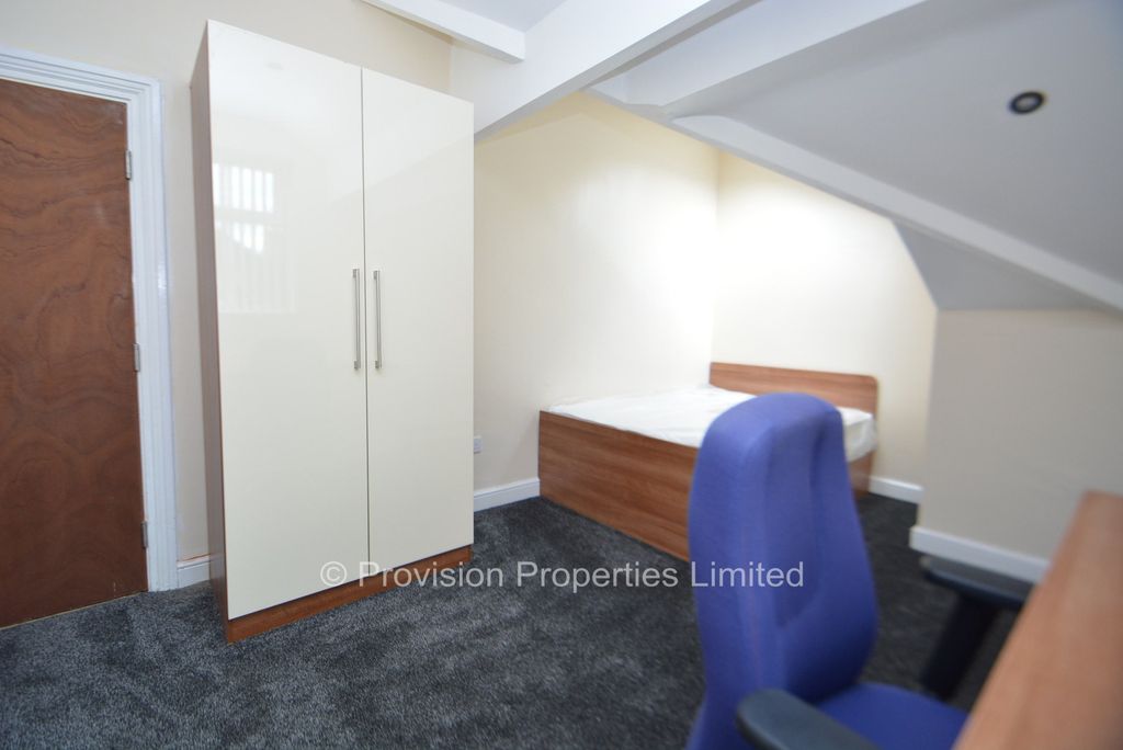 Additional image 13 of 8 bed semi-detached house to rentSt Michaels Villas, Headingley, Leeds LS6