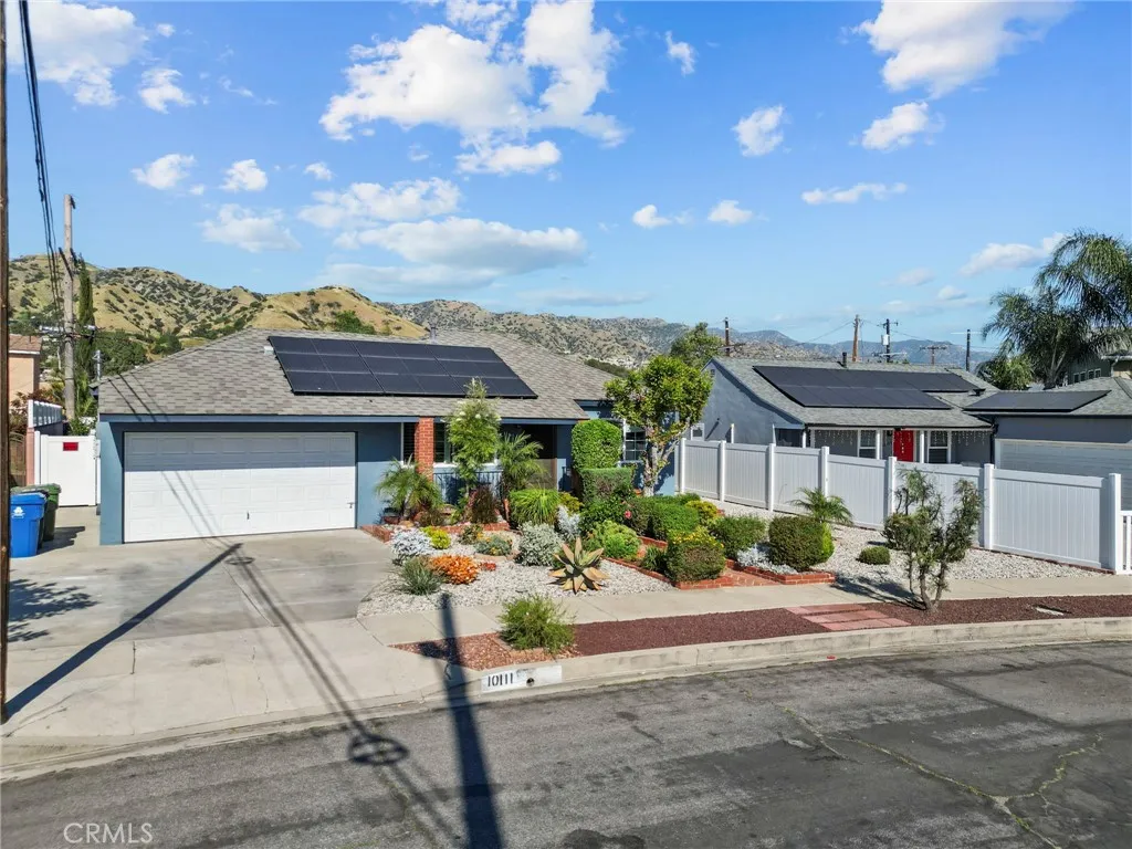 Additional image 2 of 10111 Elkwood St, Sun Valley, CA 91352