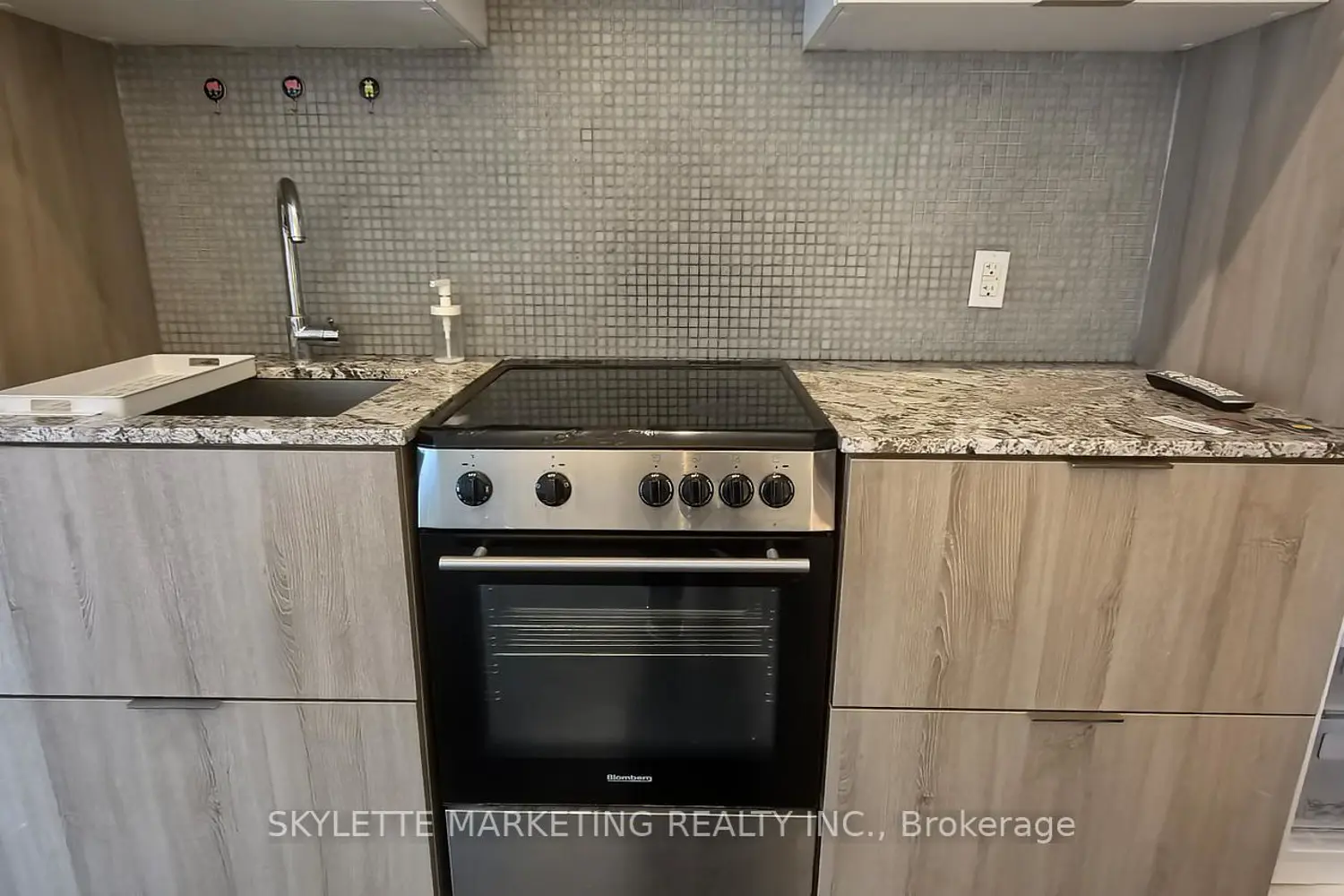 Additional image 10 of 159 Dundas Street 1503