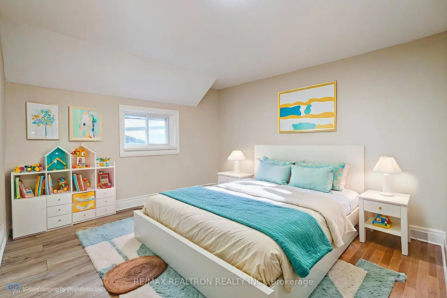 Additional image 19 of 26 State Street