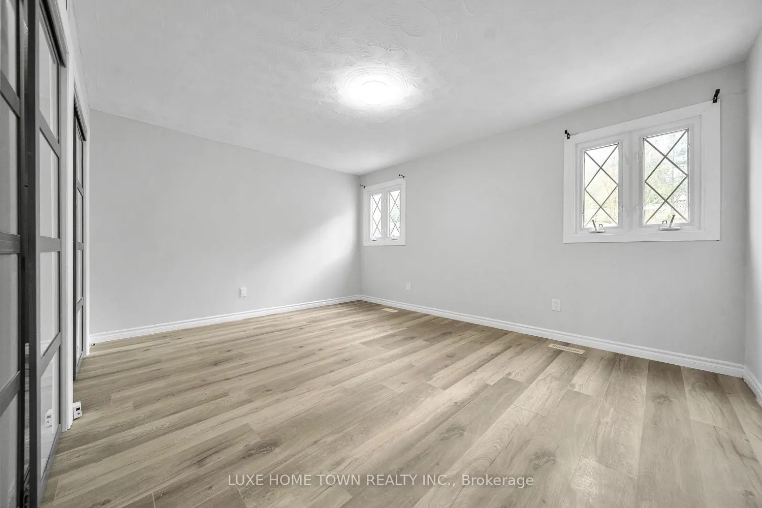 Additional image 10 of 5 Centennial Drive