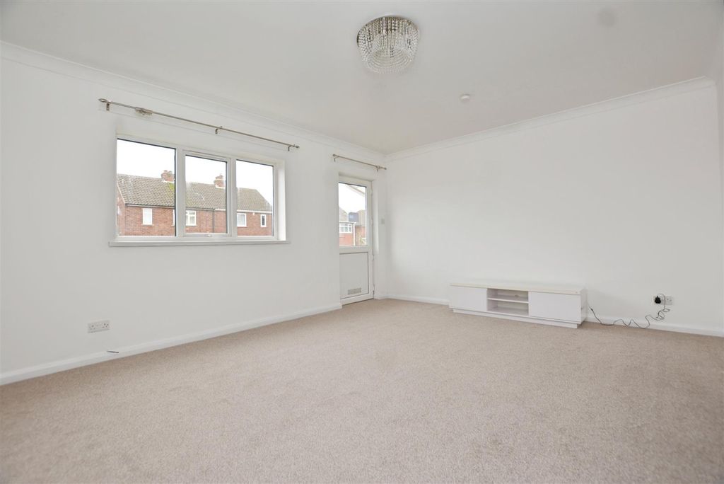 Additional image 4 of 2 bed flat to rentBrooklands Avenue, Broughton, Brigg DN20