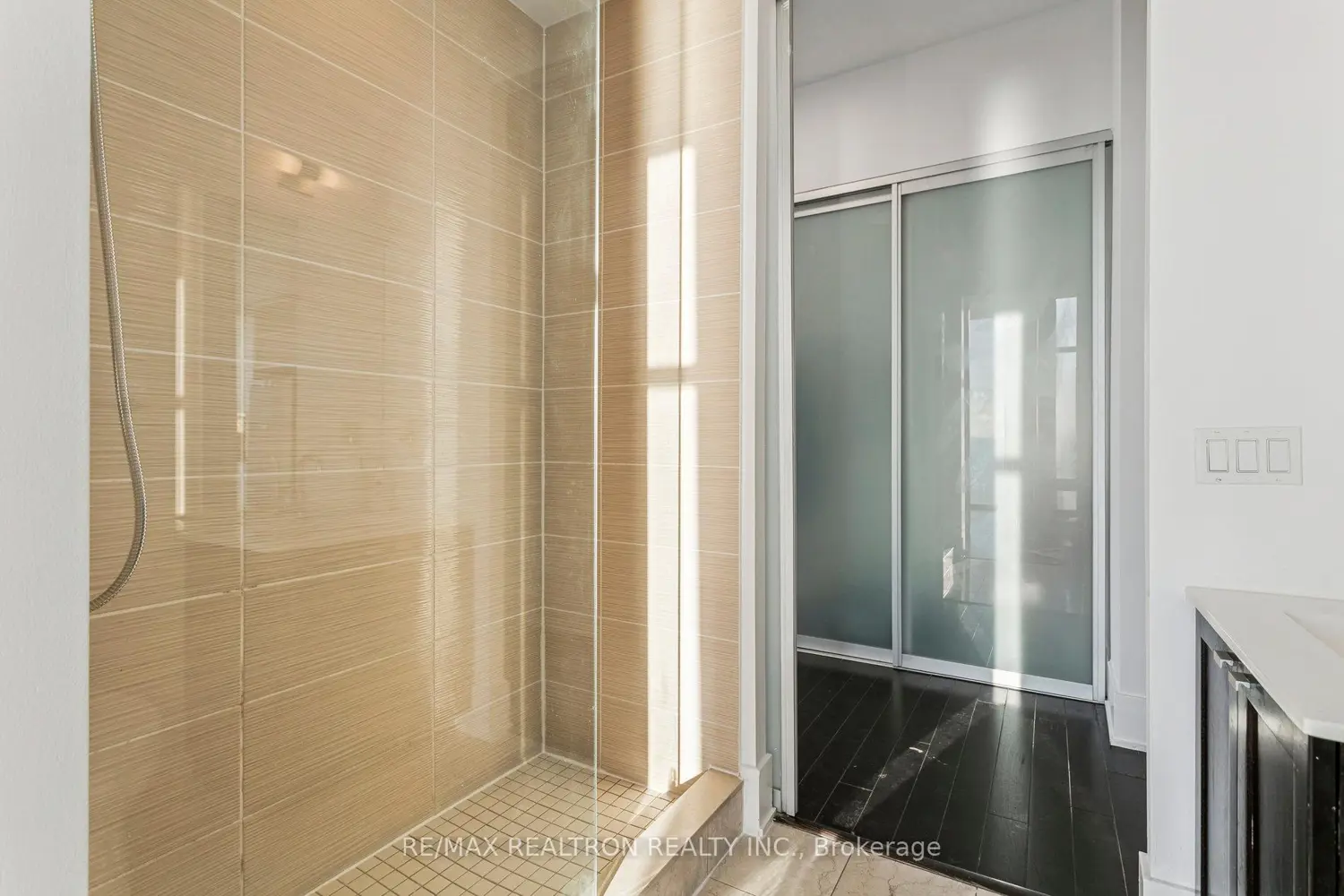 Additional image 10 of 103 The Queensway 2805