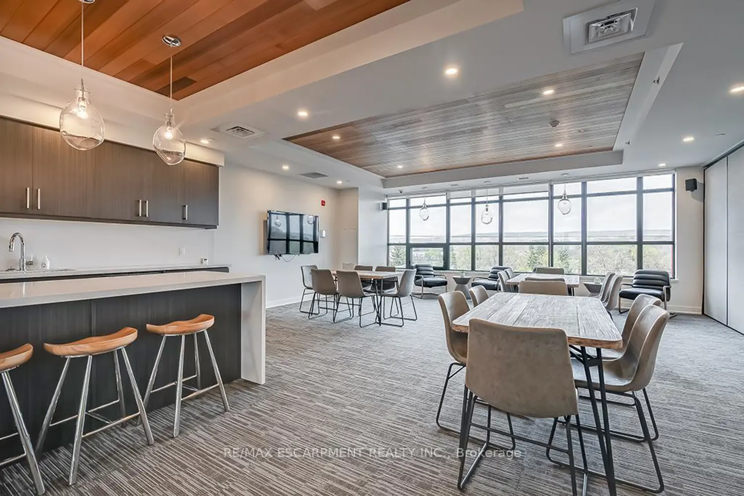 Additional image 17 of 320 Plains Road 502