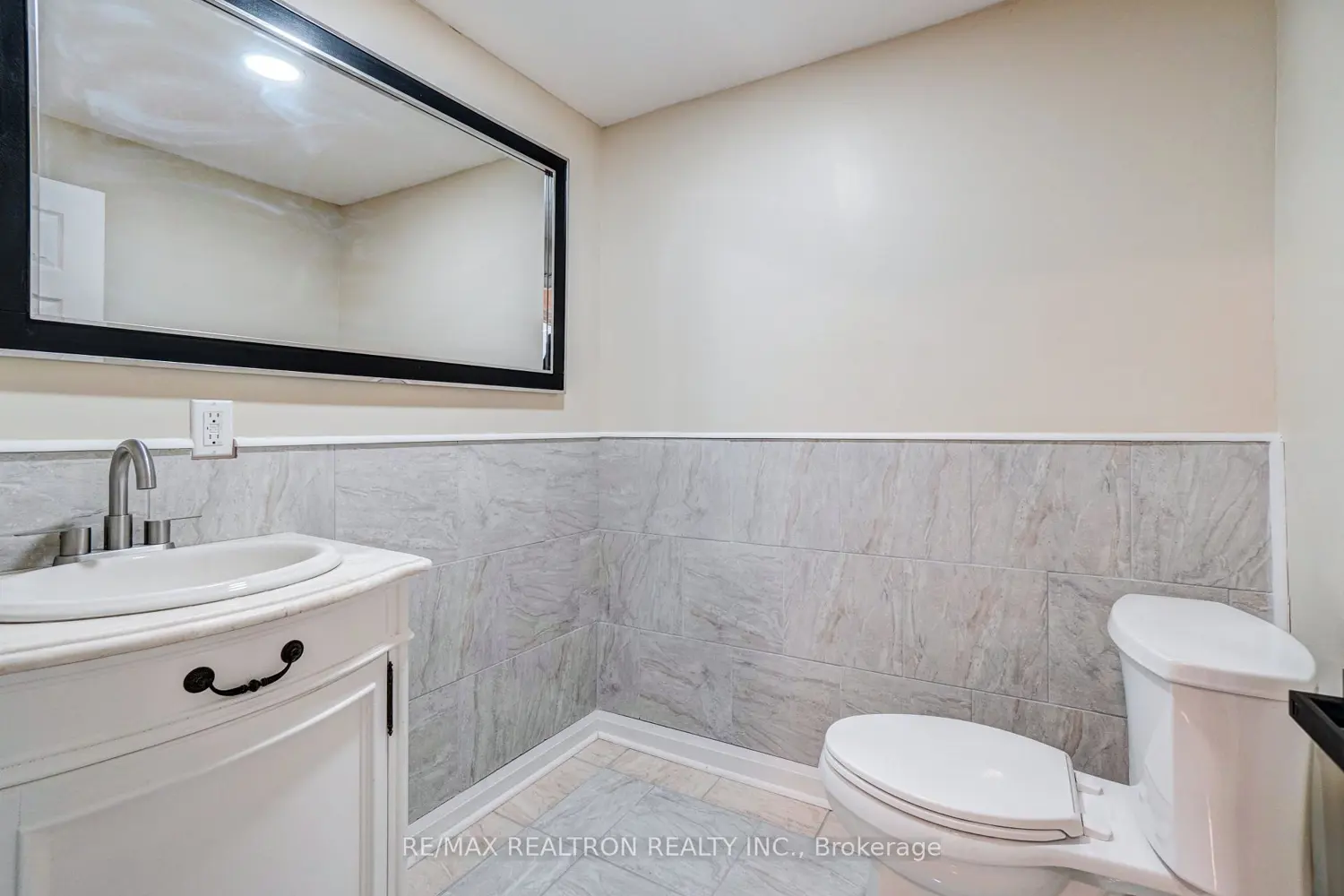 Additional image 15 of 26 State Street