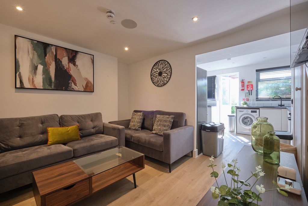 8 bed shared accommodation to rentMansel Street, Swansea SA1