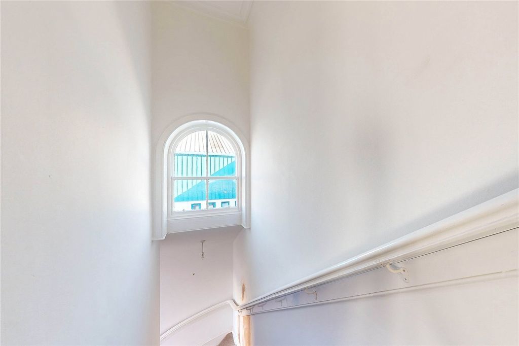 Additional image 22 of 2 bed flat to rentShore Road, Perth PH2
