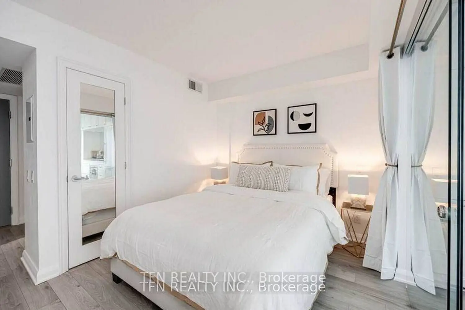 Additional image 6 of 155 Yorkville Avenue 2910
