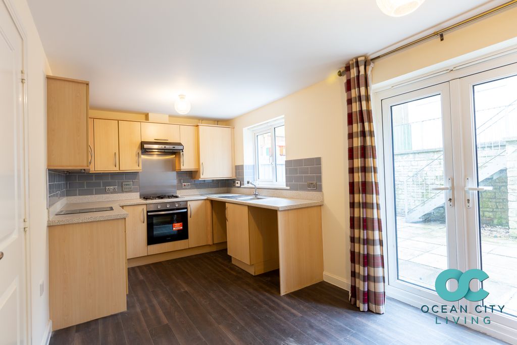 Additional image 4 of 4 bed town house to rentBridge View, Plymouth PL5