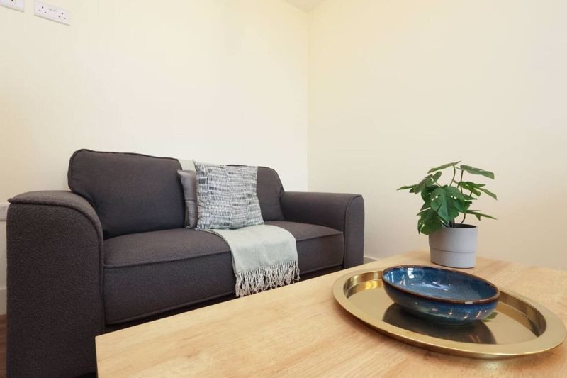 1 bed flat to rentAlbert Hall Apartments, Cradock Street SA1