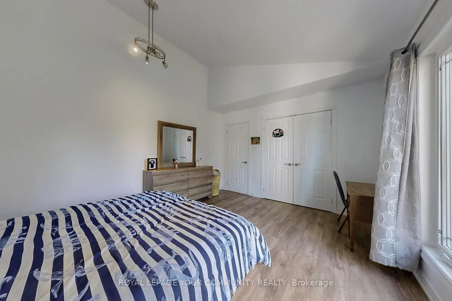 Additional image 7 of 1065 20Th Side Road