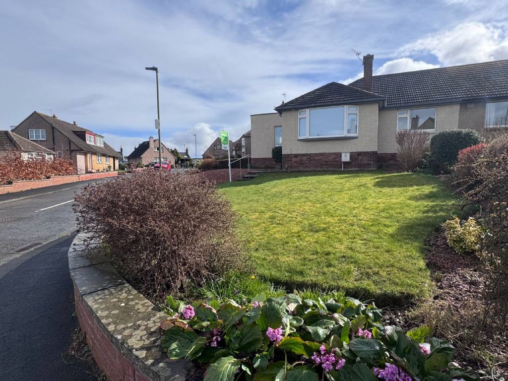 2 bed semi-detached house to rentKedslie Place, Liberton, Edinburgh EH16
