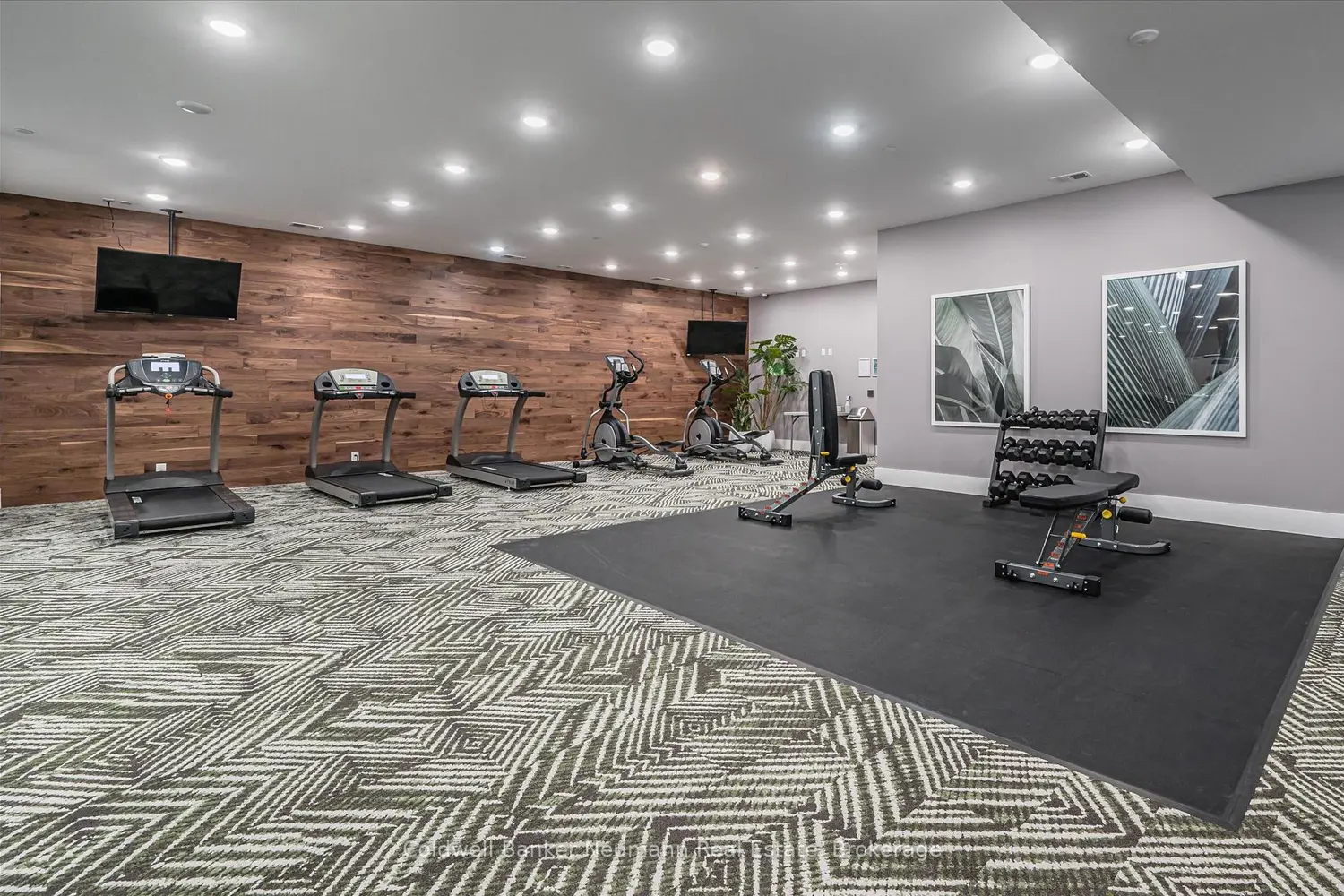 Additional image 14 of 1880 Gordon Street 612