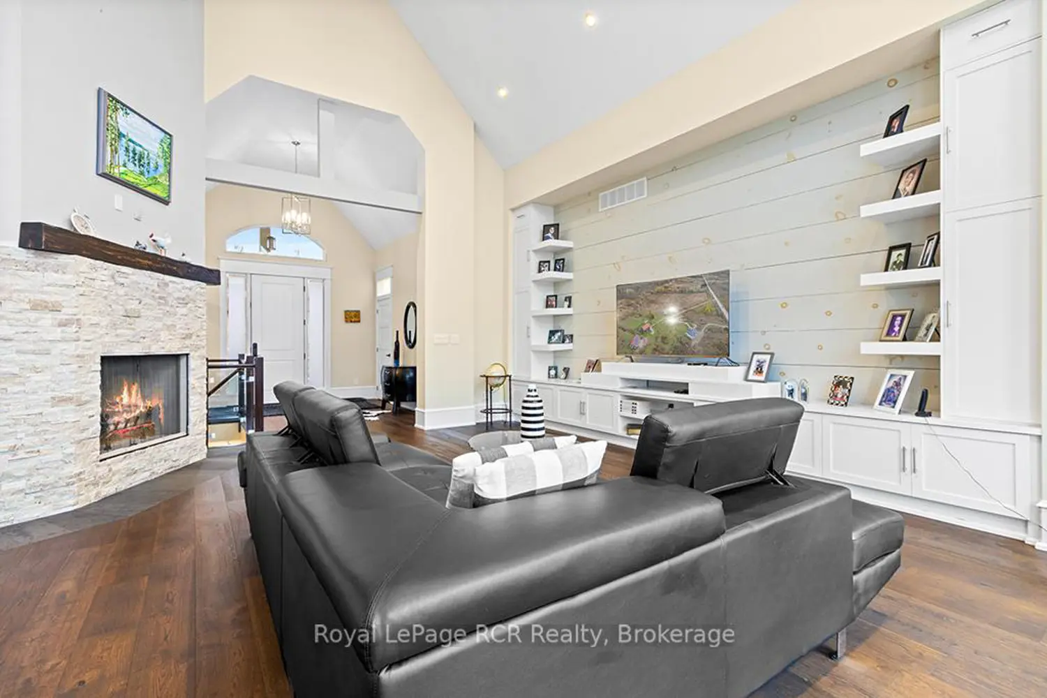 Additional image 7 of 195781 Grey 7 Road