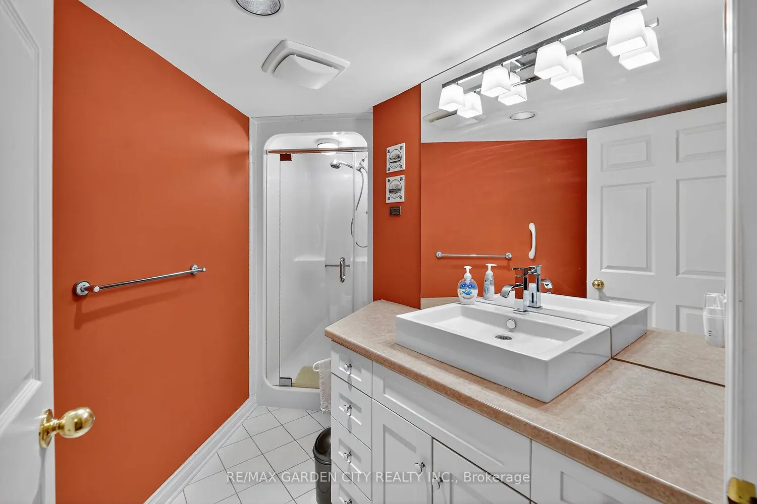 Additional image 9 of 70 Main Street 201