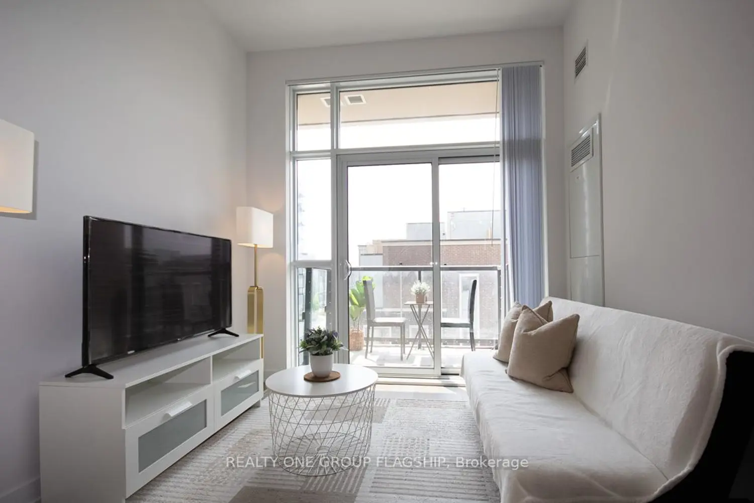 Additional image 6 of 38 Honeycrisp Crescent 308E