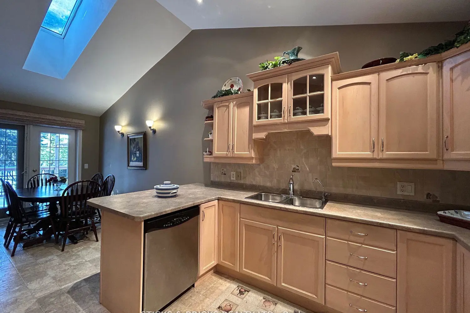 Additional image 9 of 3241 Montrose Road 12