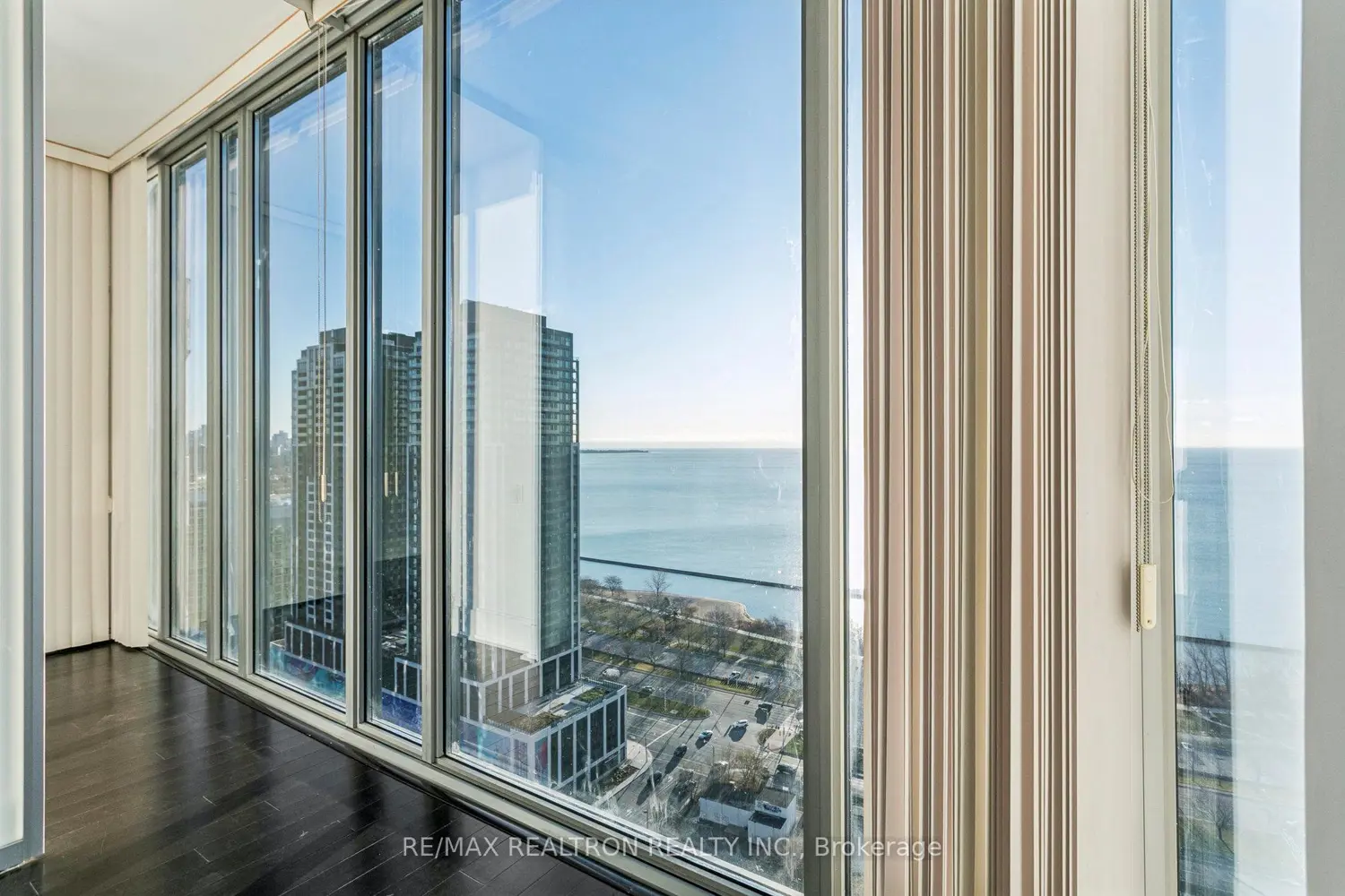 Additional image 7 of 103 The Queensway 2805