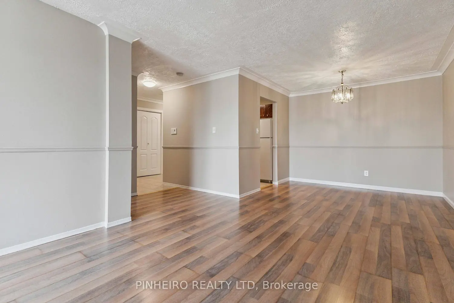 727 Deveron Crescent 309 photo 4