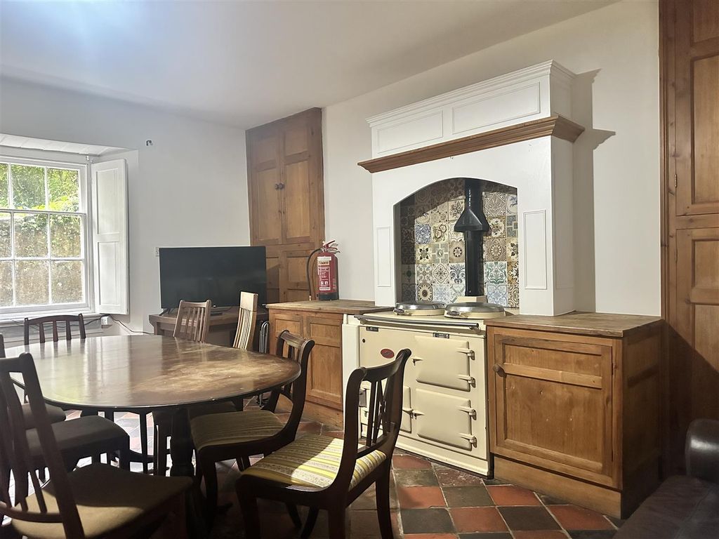 Additional image 7 of 2 bed flat to rentEast Back, Pembroke SA71