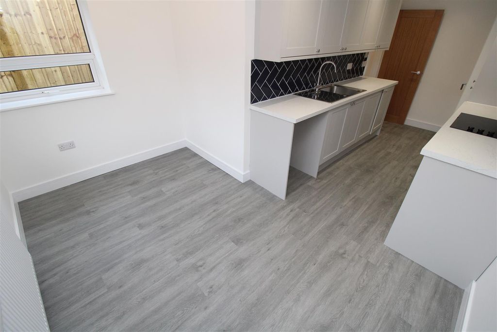 Additional image 10 of 2 bed property to rentPoplar Street, Troedyrhiw, Merthyr Tydfil CF48