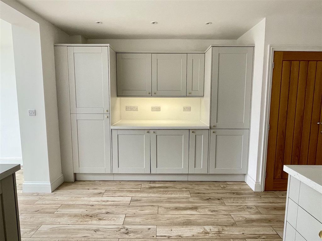 Additional image 4 of 4 bed semi-detached house to rentConduit Road, Stamford PE9