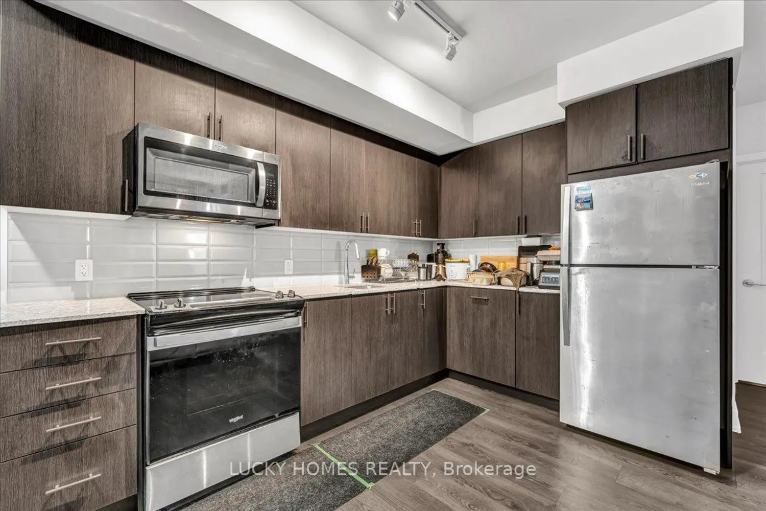 Additional image 5 of 2550 Simcoe Street 317