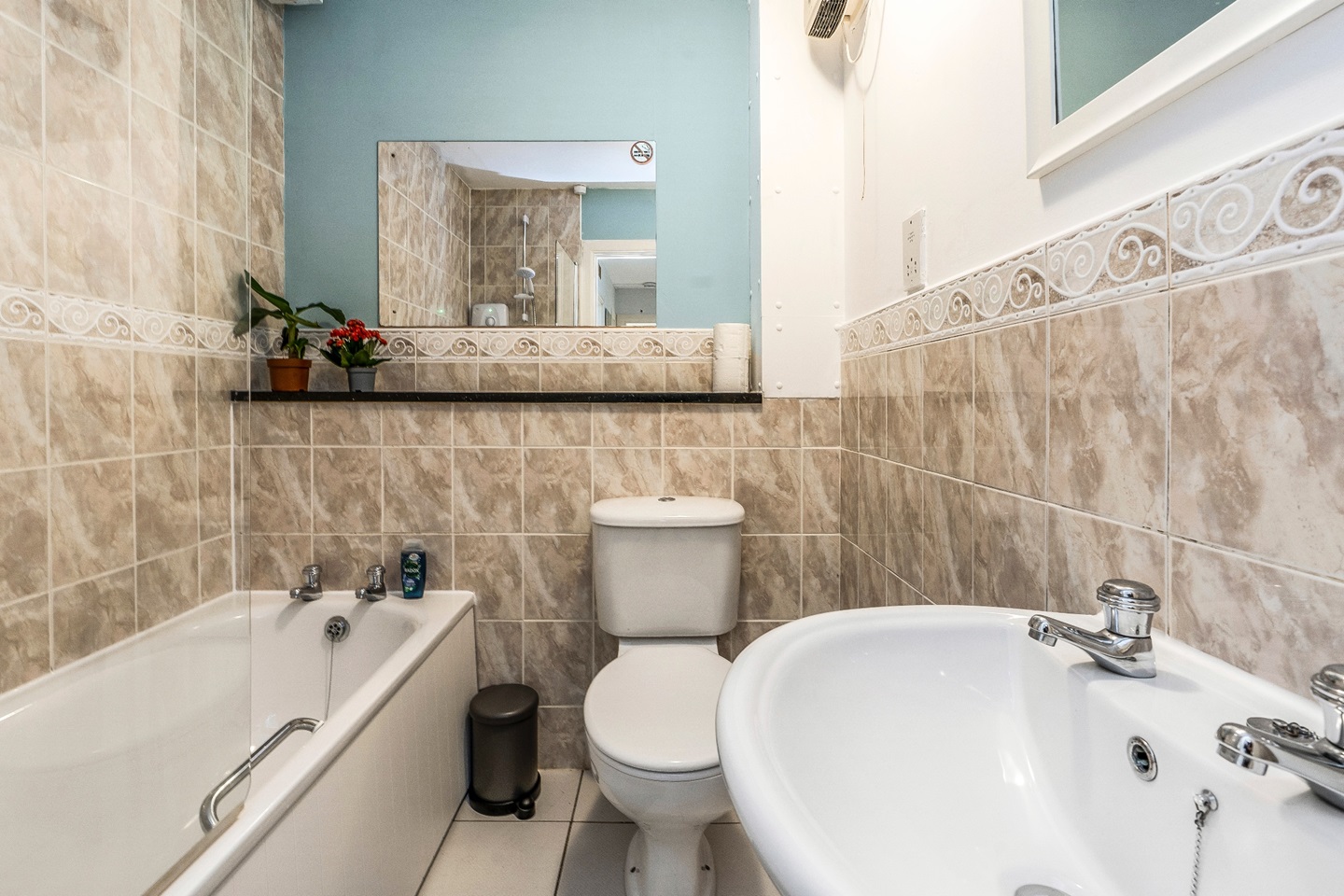 Additional image 4 of 2 Bed Flat, Edinburgh, EH8, N1 7GU