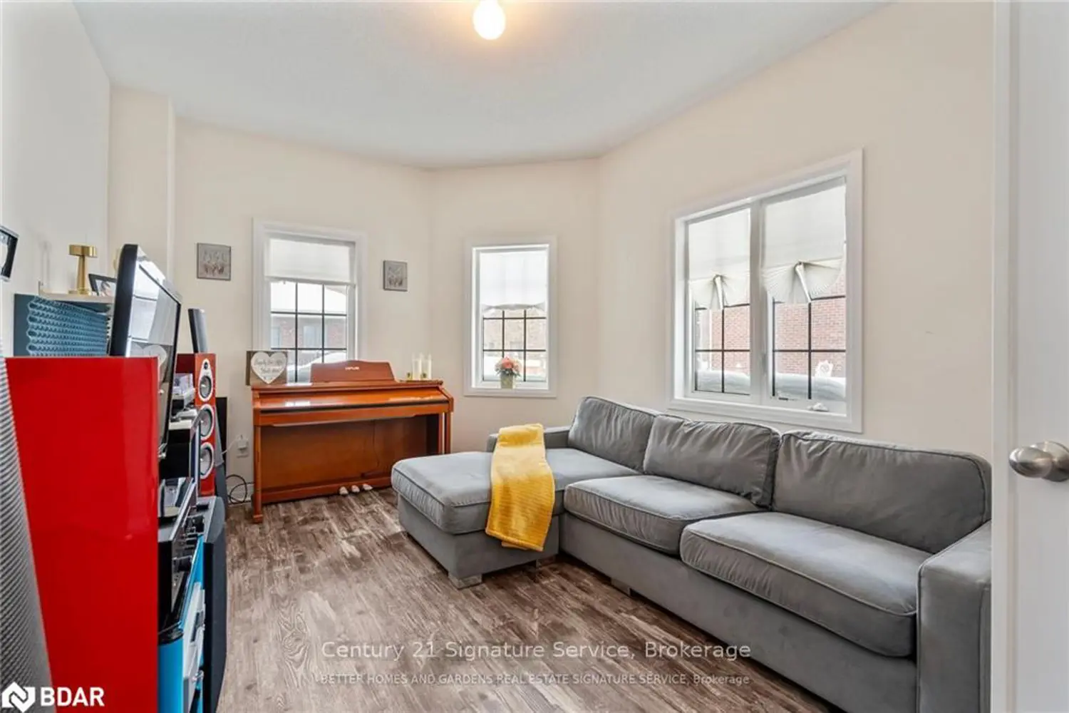 Additional image 4 of 42 Bedford Estates Crescent