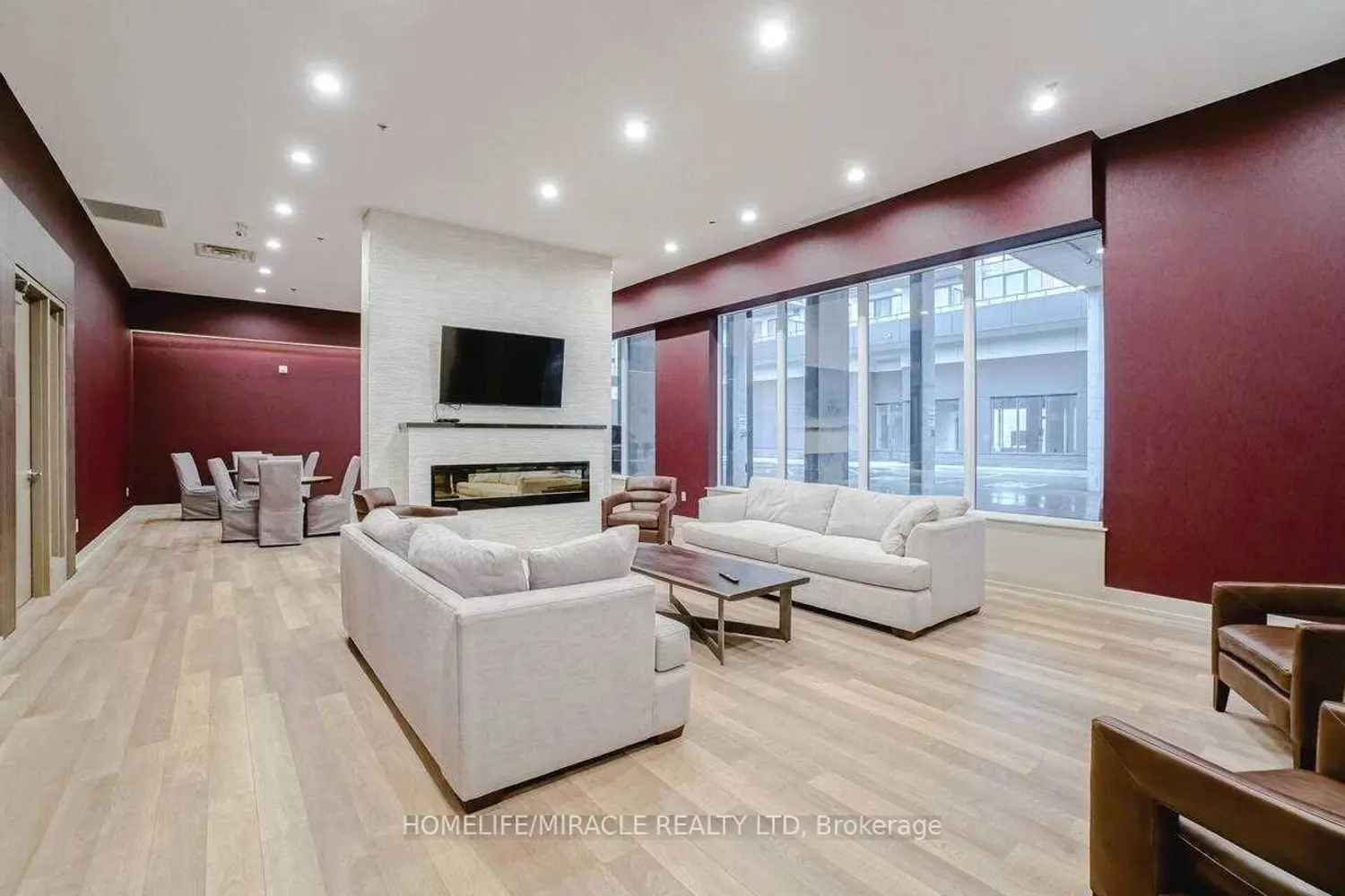 Additional image 18 of 560 North Service Road #602