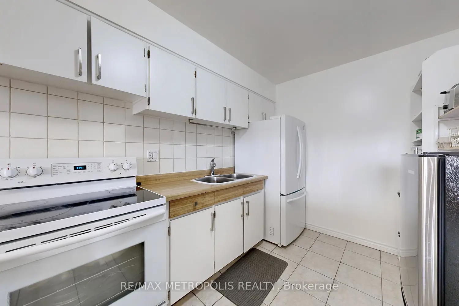 Additional image 16 of 10 Martha Eaton Way 713
