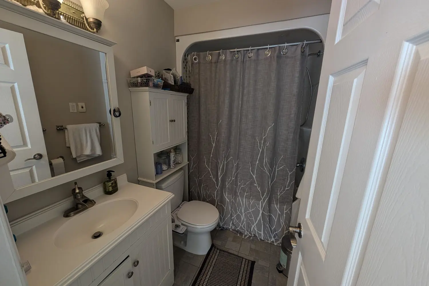 Additional image 9 of 674 Chestnut Street