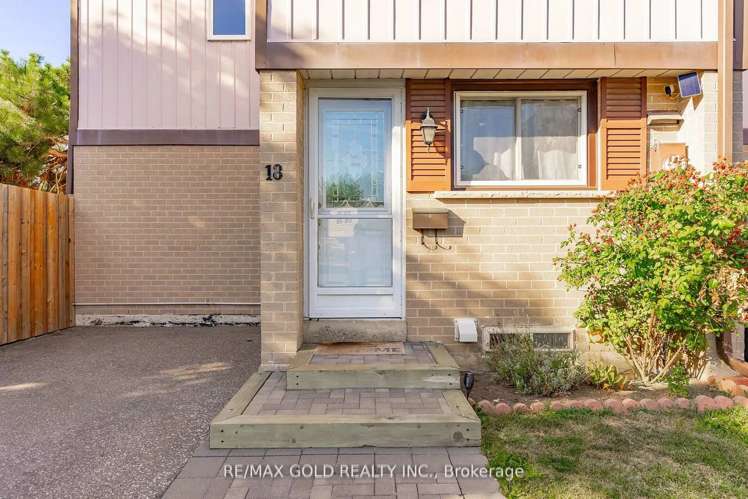 Additional image 3 of 18 Juliette Square