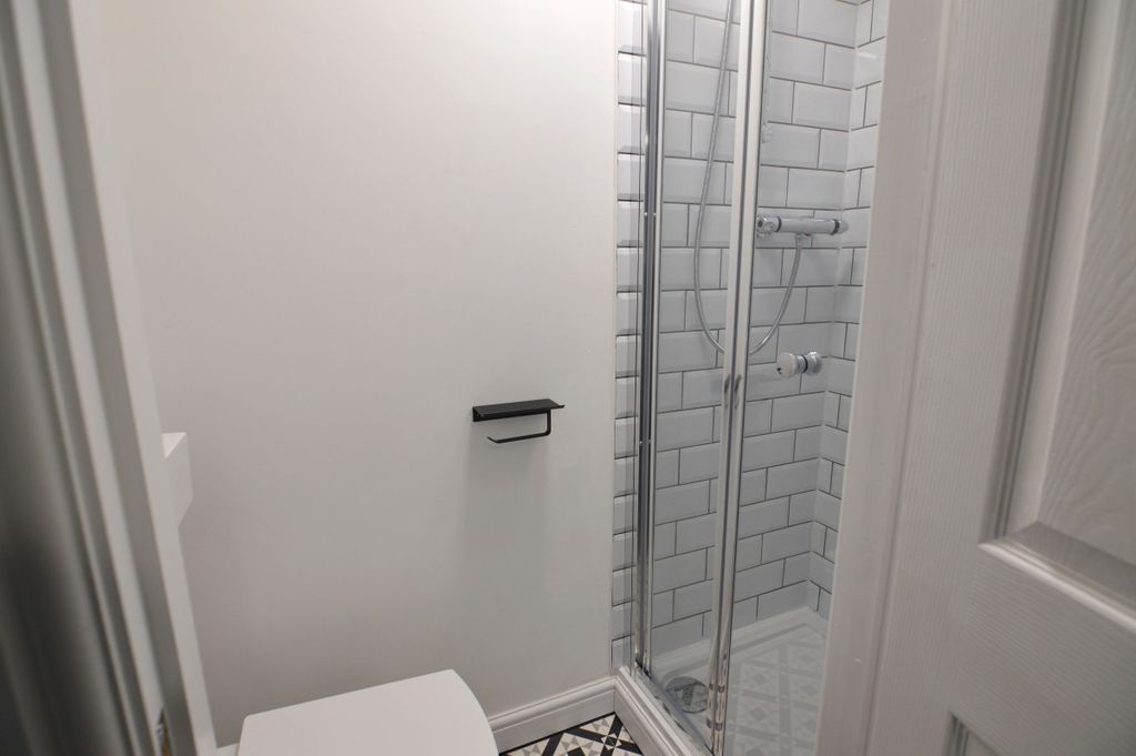 Additional image 11 of Room to rentFarebrother Street, Grimsby DN32