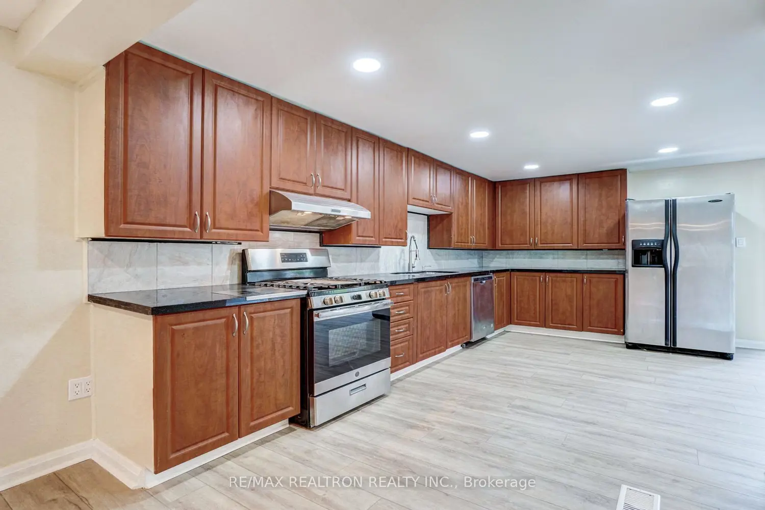 Additional image 5 of 26 State Street