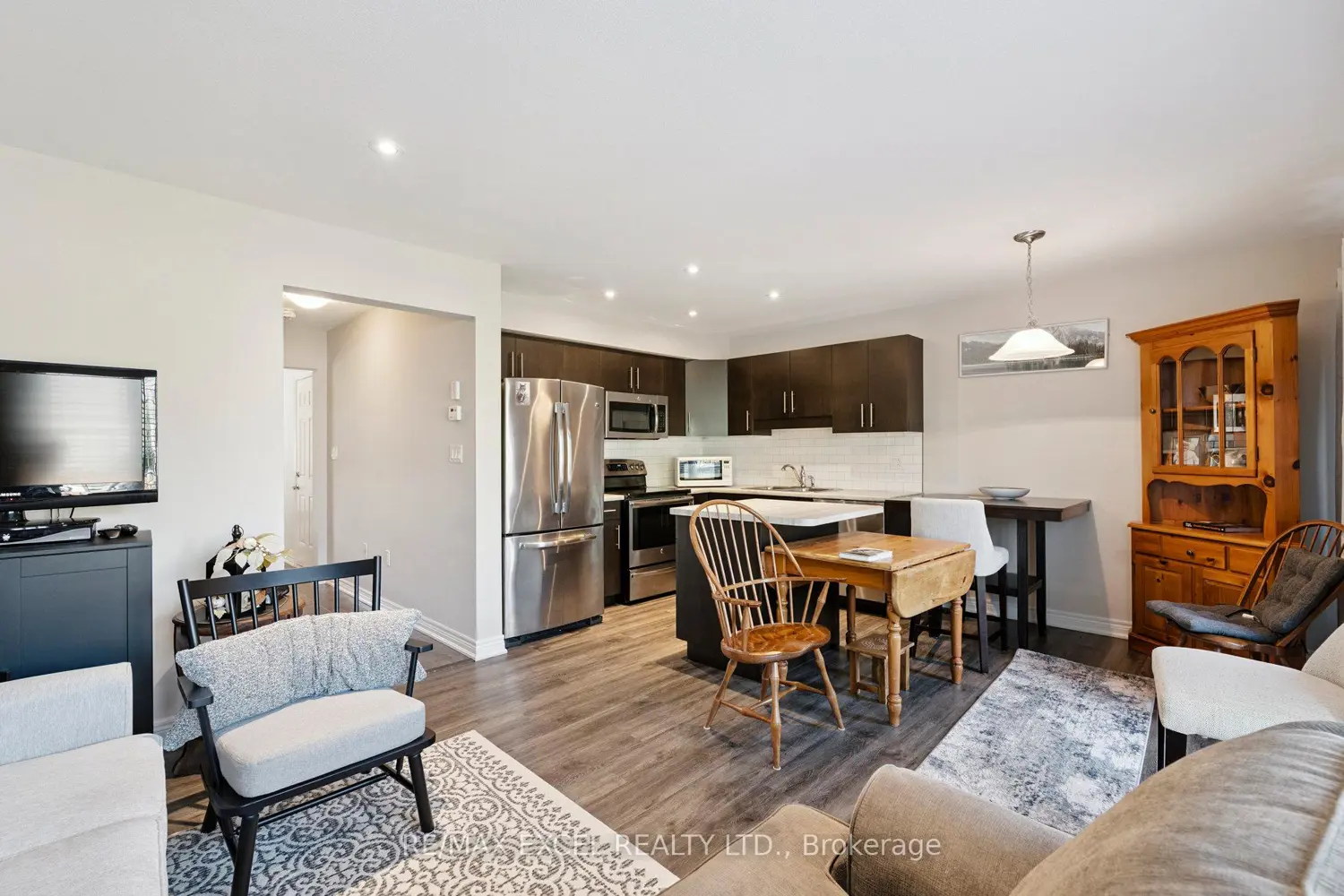 Additional image 17 of 6401 Shapton Crescent