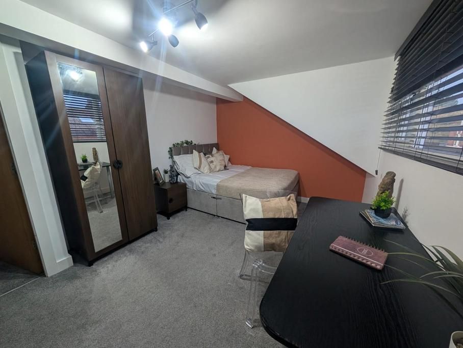 Additional image 16 of 8 bed terraced house to rentNorwood Road, Hyde Park, Leeds LS6