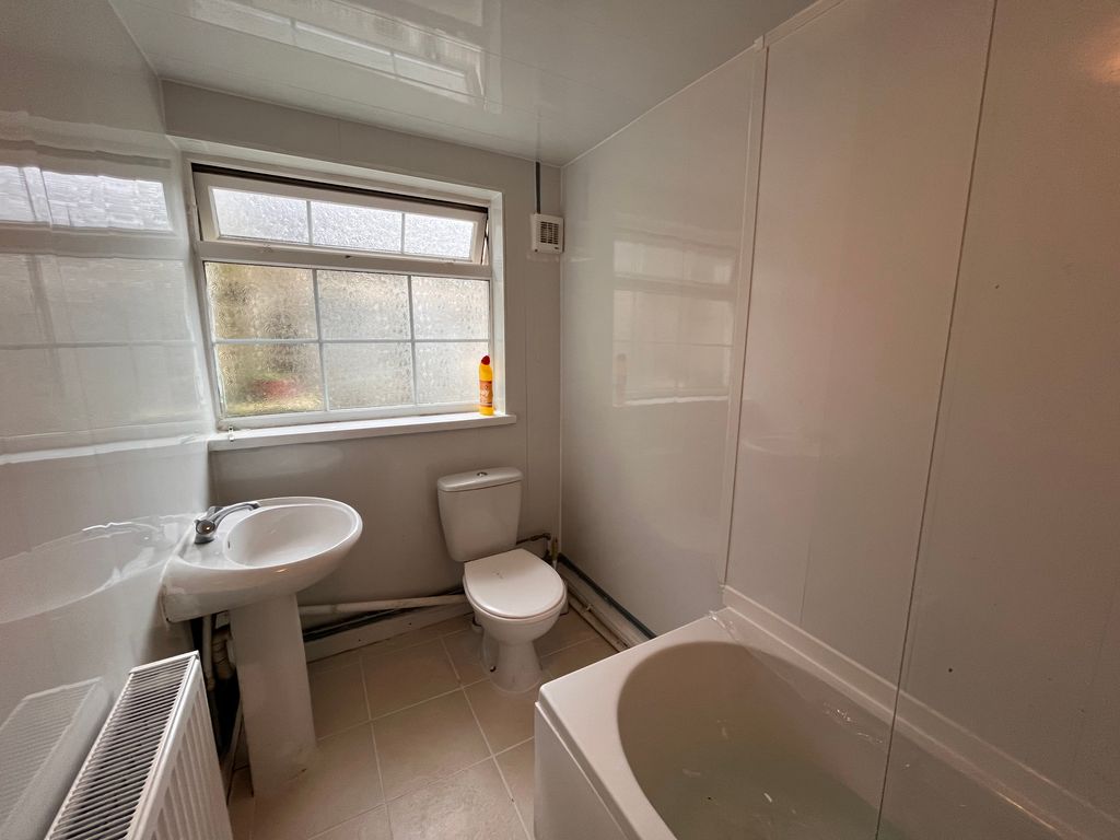 Additional image 6 of 3 bed terraced house to rentEvan Street, Treharris CF46