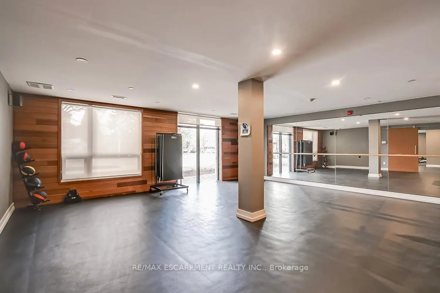 Additional image 19 of 320 Plains Road 502