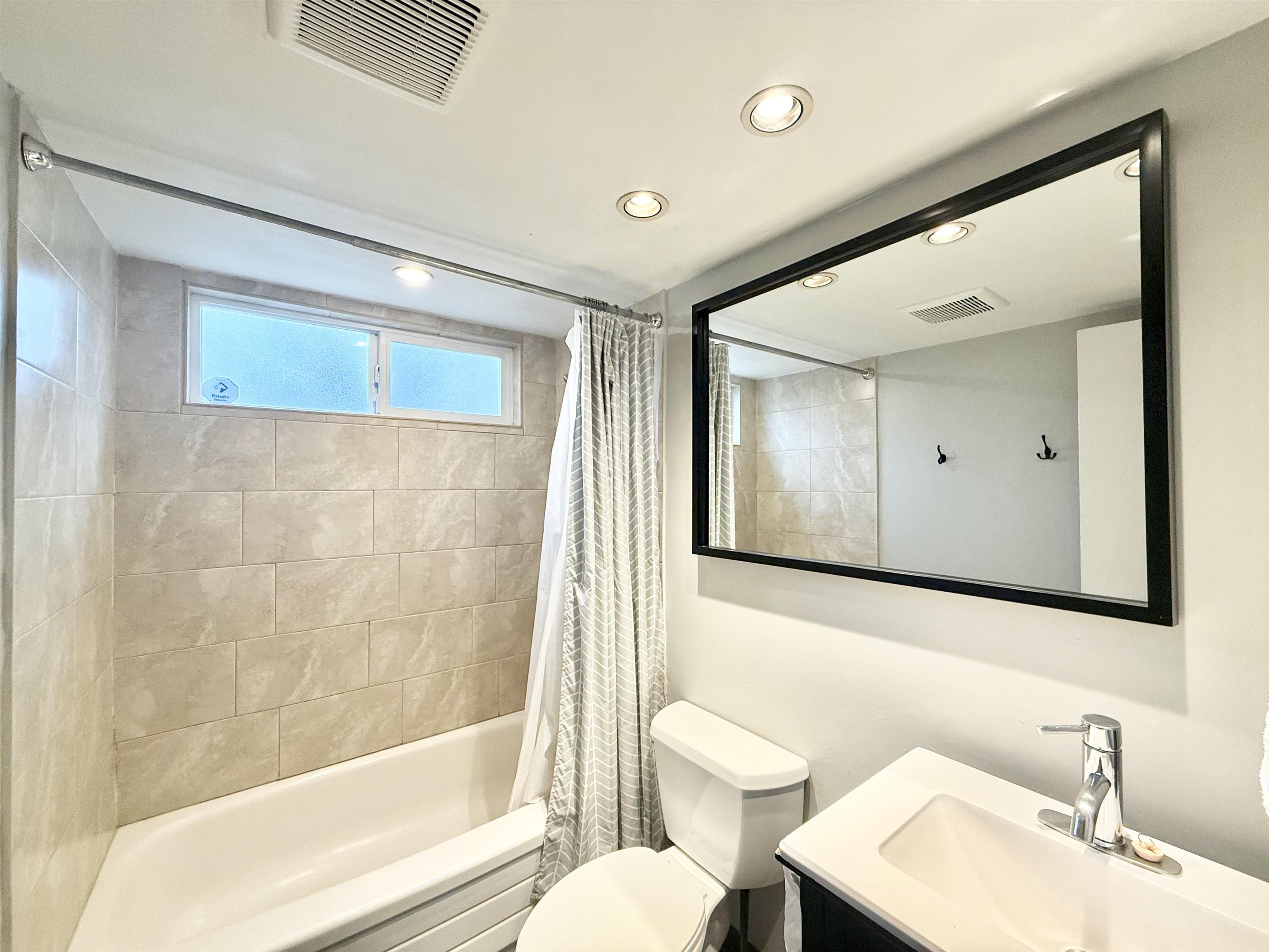 Additional image 5 of 203-111 10th W , Vancouver, BC, V5Y 1R7