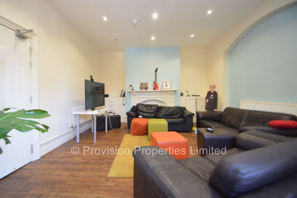 12 bed end terrace house to rentGrosvenor Road, Hyde Park, Leeds LS6