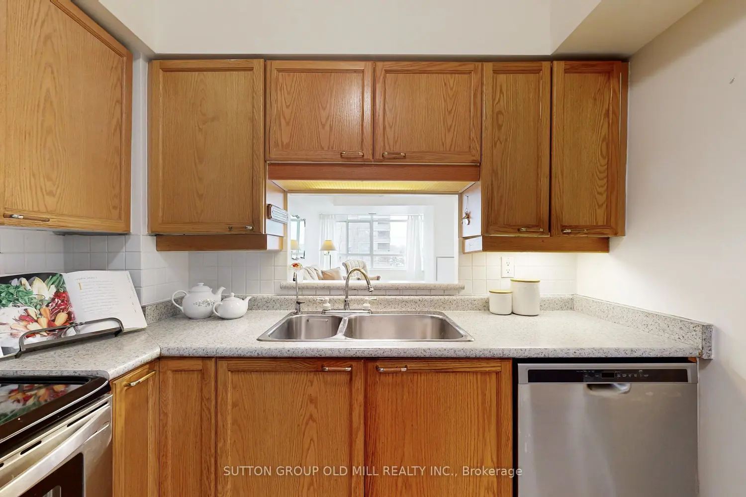 Additional image 4 of 115 Bonis Avenue 611