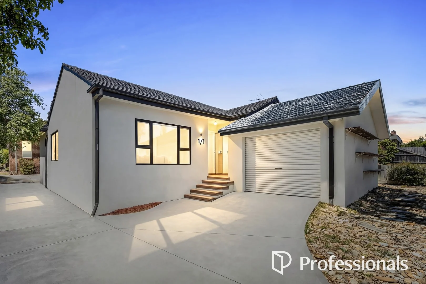 1/1 Peacock Street, Burwood VIC 3125